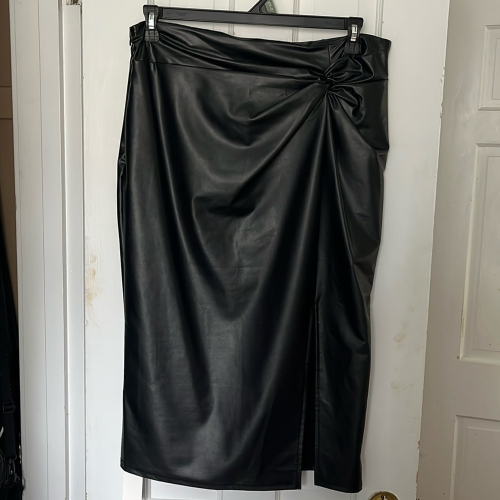Vinyl side slit pencil skirt size 12/14